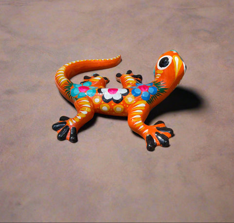 Hand Painted Clay Gecko Lizard GGLL001